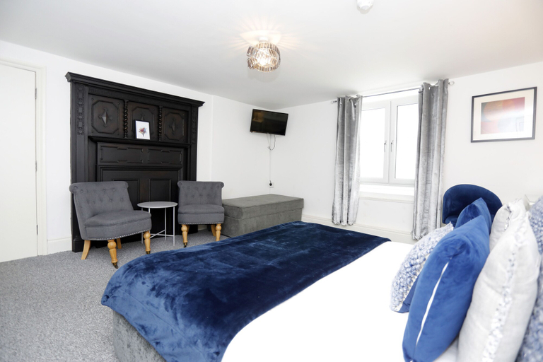 Bedroom 2, Bexley Village Hotel, London
