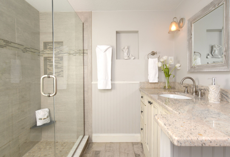 Bathroom 4, Tuckaway Shores Resort, Brevard
