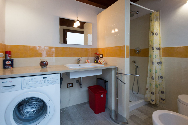 Bathroom 4, Villa Ichiani, Lecce
