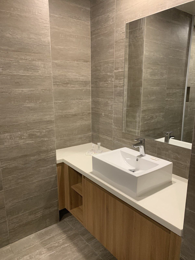 Bathroom 4, Canyon Woods Resort Club, Calaca