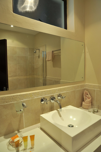 Bathroom 3, Cresta Riley's, Ngamiland East