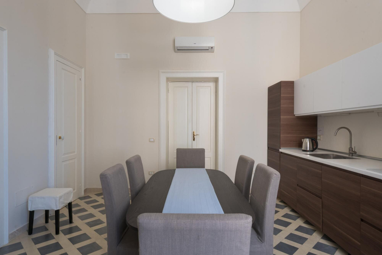 Room 3, Appartamento Darsena With Terrace by Wonderful Italy, Syracuse