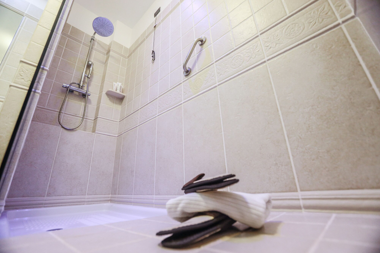 Bathroom 5, Tenuta Moreno, Brindisi