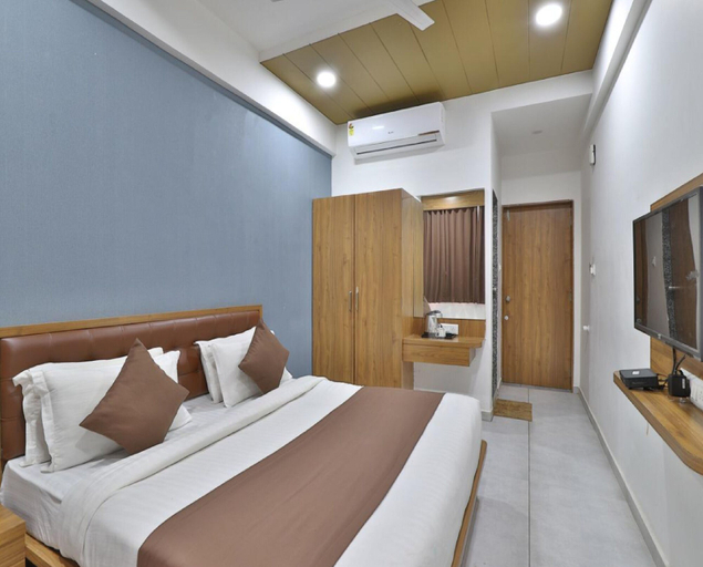 Bedroom 3, Hotel The Global Point, Mahesana