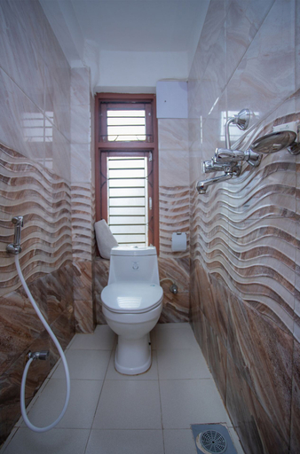 Bathroom, Traveler's Holiday Inn, Bagmati
