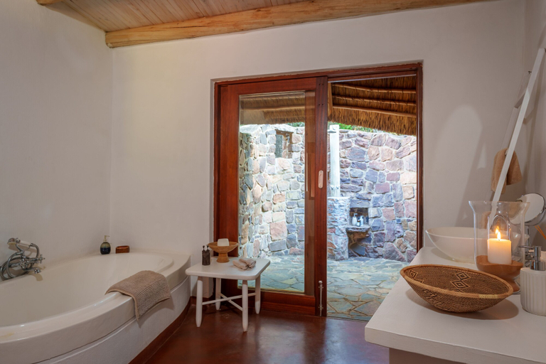 Bathroom 5, Zebras Crossing Lodge, Waterberg