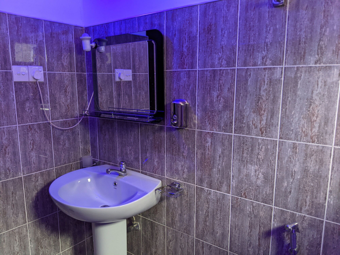 Bathroom 5, Serendip Villa Holiday Home, Devinuwara