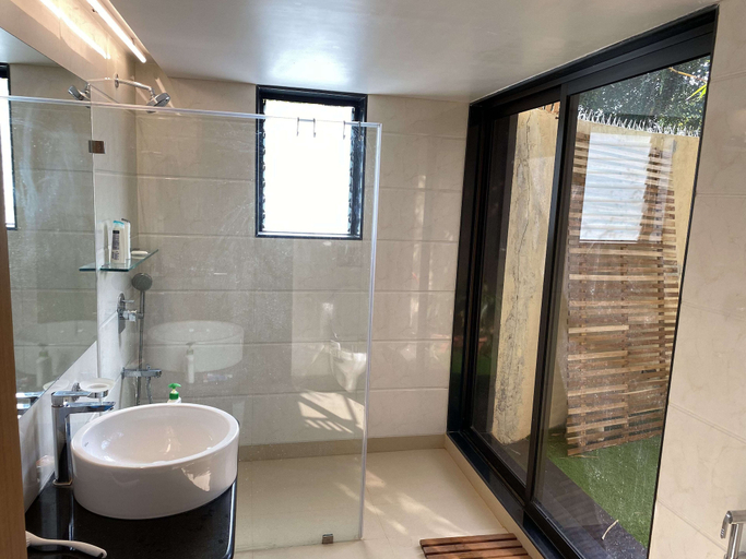 Bathroom 4, Peace Lily Cottage, Raigarh