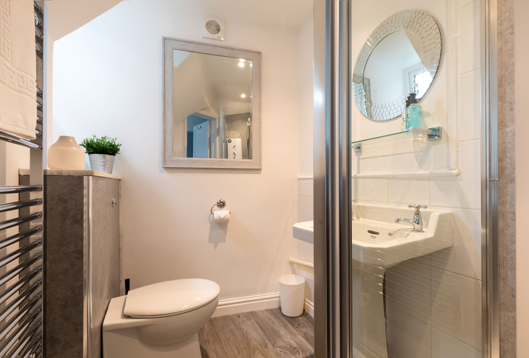 Bathroom 4, Seascape, Cornwall