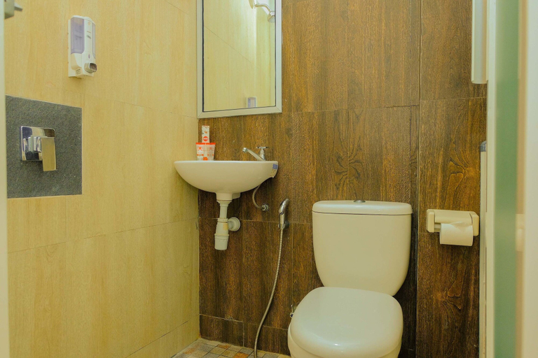 Bathroom 4, OYO 354 32 Guest House, Malang
