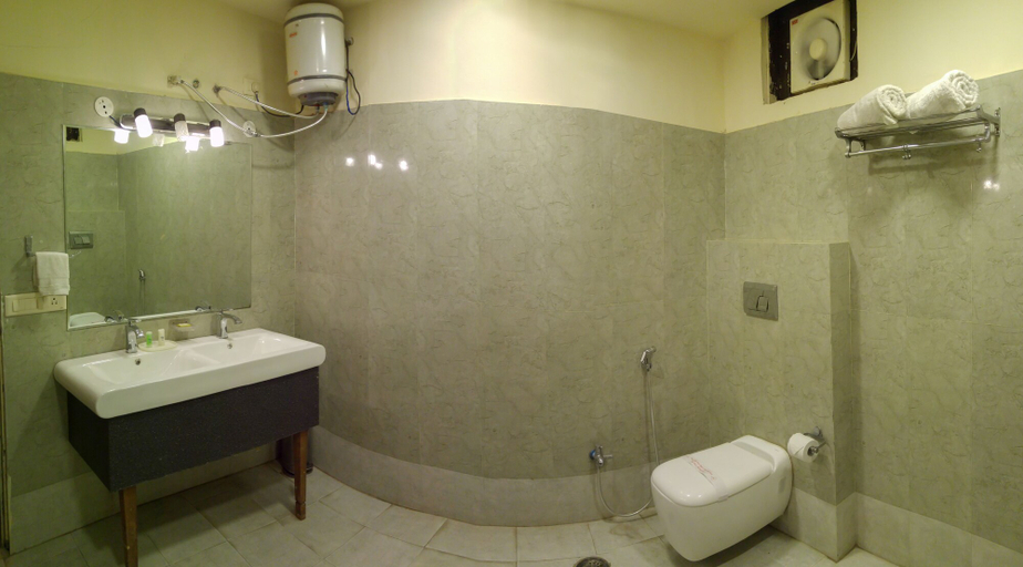 Bathroom 3, The Palm Resort, Bhilwara