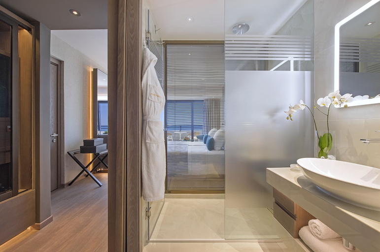 Bathroom 5, Amathus Beach Hotel Limassol