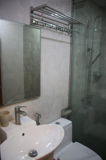 Bathroom 5, The Local Home, District 1