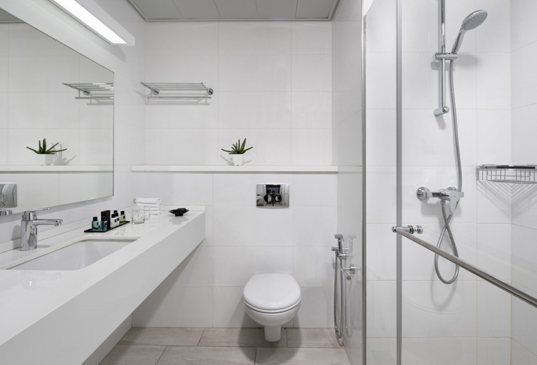 Bathroom 5, Legacy Nazarethe Hotel