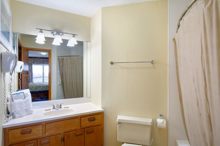 Bathroom 3, Ocean Pines Resort, Dare