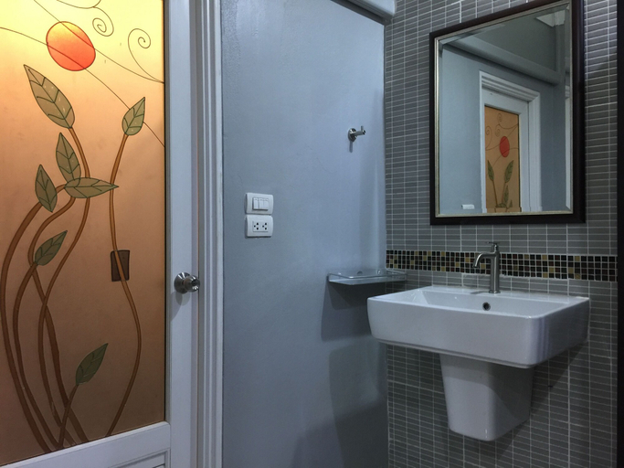 Bathroom 5, Q Zone Boutique, Phra Nakhon Si Ayutthaya