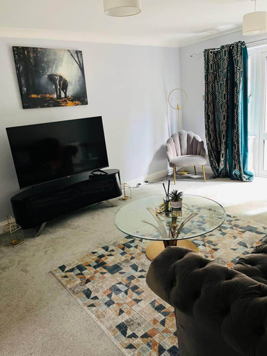 Others 4, Lovely 2-bed House in Rochester, Medway