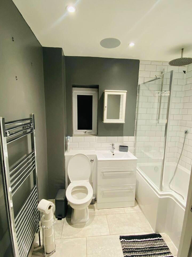 Bathroom 3, Lovely 2-bed House in Rochester, Medway