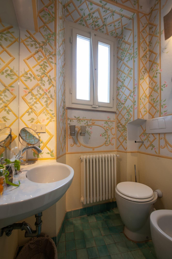 Others 3, Casta Dama Apartment, Lucca
