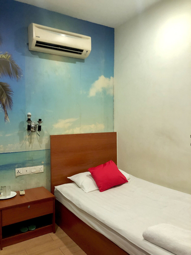 Bedroom 3, Rain Forest Hotel, Kuala Lumpur