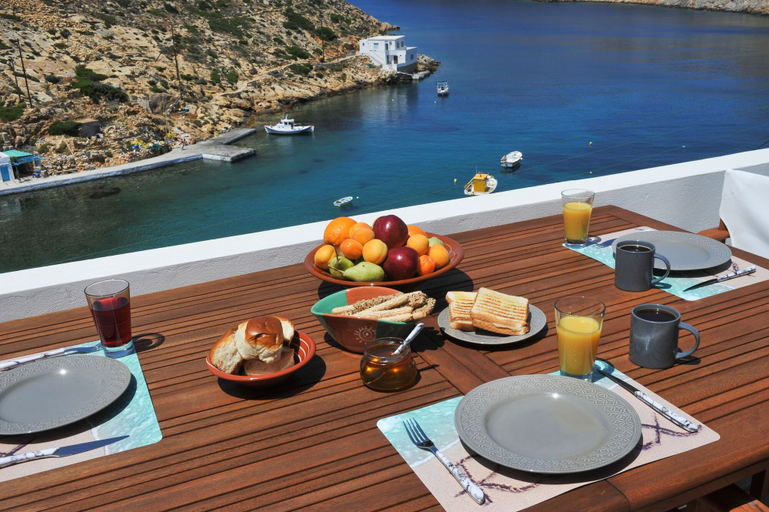 Food & Drinks 5, Droufakos home - Lux seafront apt, South Aegean