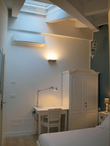 Bedroom 4, Acquaderni Rooms, Bologna