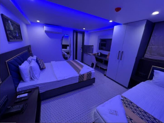 Bedroom 3, Rich Hotel, Mumbai Suburban