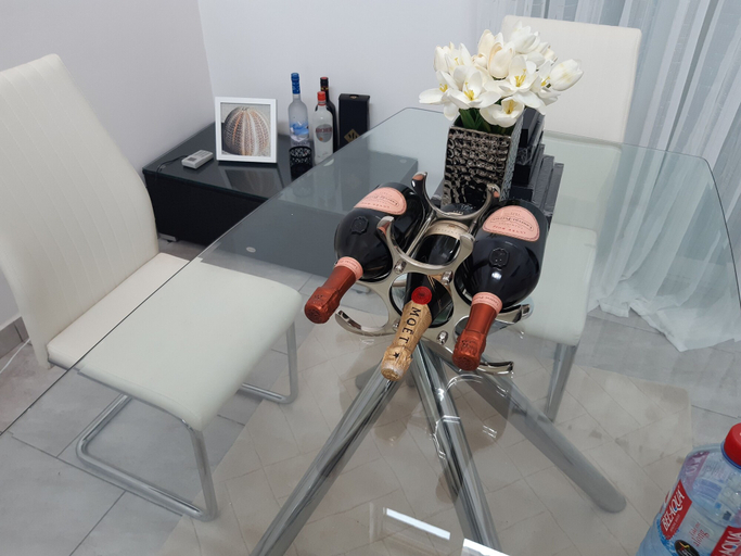Interior 4, Accra Cozy Retreat With 2 Bedrooms, Tema