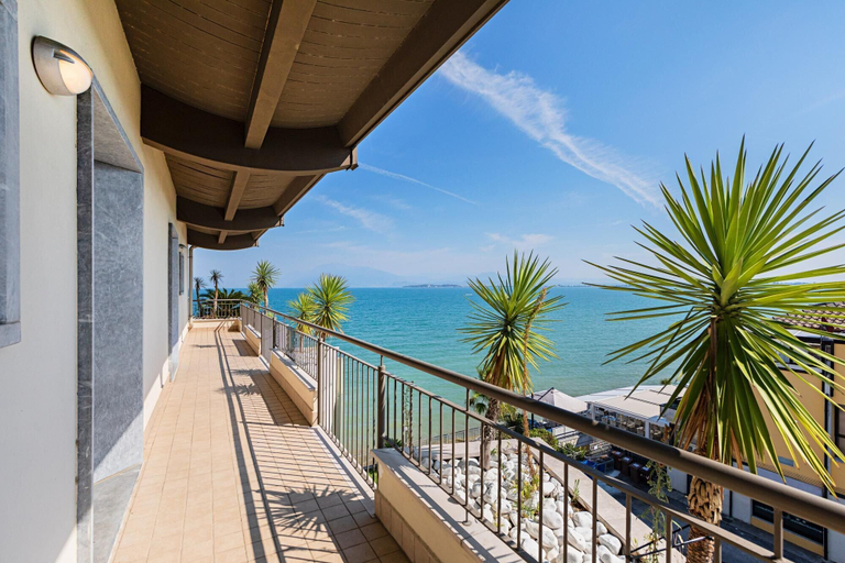 Others 3, Residenza Miralago With Pool - Penthouse With Lake View, Brescia
