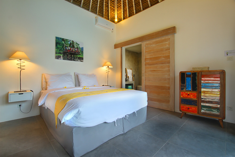 Bedroom 2, Villa Thiara - 500 m from Kudeta beach - 700 m from Seminyak square, Badung