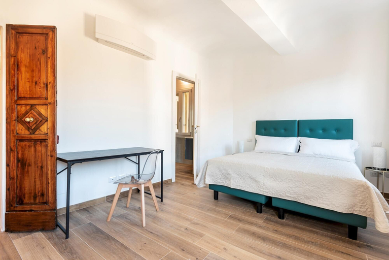 Room 2, Alloro Apartment, Florence