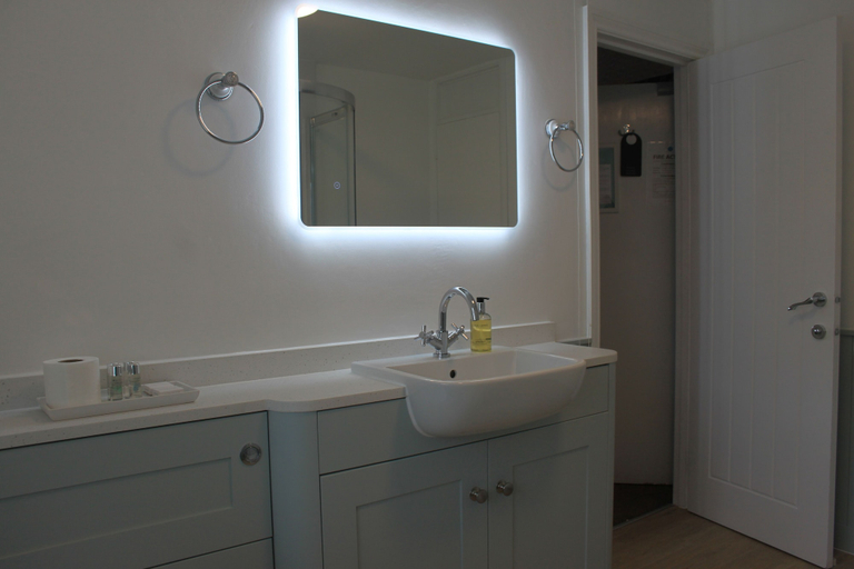Bathroom 5, Waverley Bed & Breakfast, Somerset
