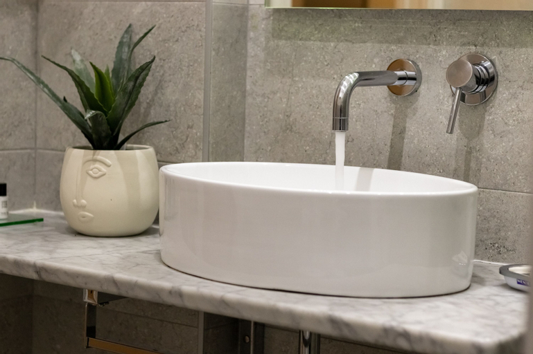 Bathroom 23