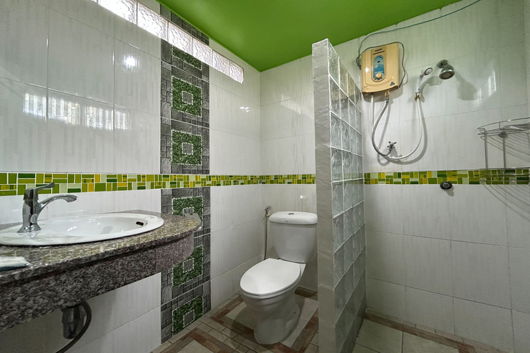 Bathroom 5, Me Mee Place & Tour, Mueang Krabi