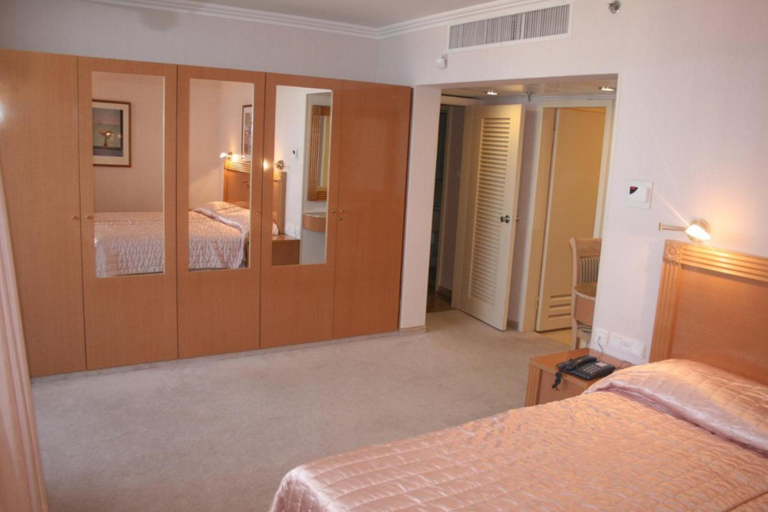 Bedroom 3, Seasons Hotel - Resort on The Beach