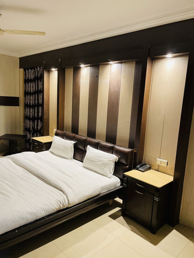 Bedroom 4, Hotel R S Residency, Amritsar