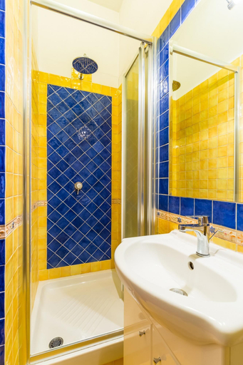 Room 2, Appartamento a Montesanto by Wonderful Italy, Napoli