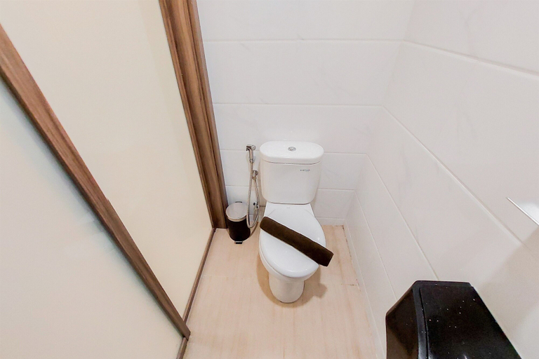 Bathroom 3, Studio Room With Simply Look At Sky House Bsd Near Aeon, Tangerang Selatan
