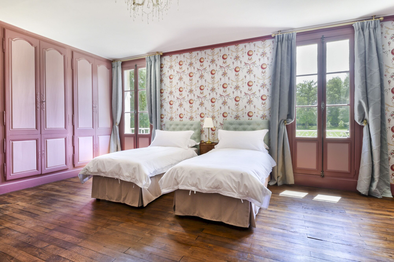 Bedroom 2, Château de la Villedubois, Ille-et-Vilaine