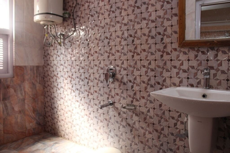 Bathroom 3, Hotel Meridian, Shimla