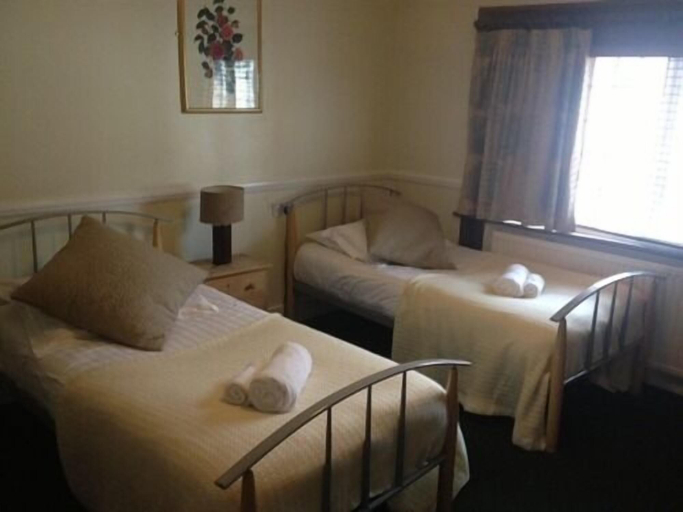 Bedroom 2, The Nags Head, West Sussex