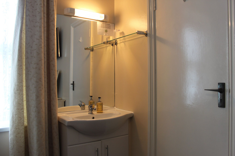 Bathroom 3, Waverley Bed & Breakfast, Somerset