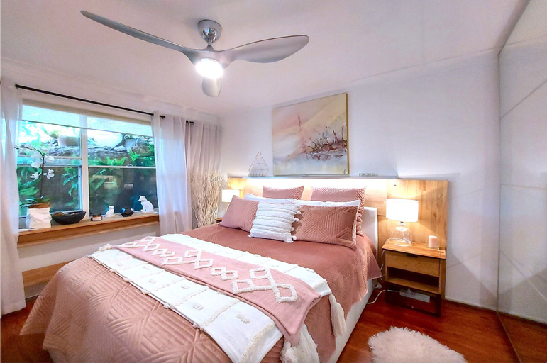 Bedroom 2, Luxury Escape, Pittwater