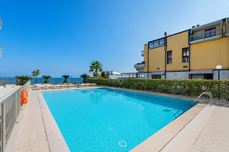 Others 2, Residenza Miralago With Pool - Ground Floor Studio Apartment, Brescia