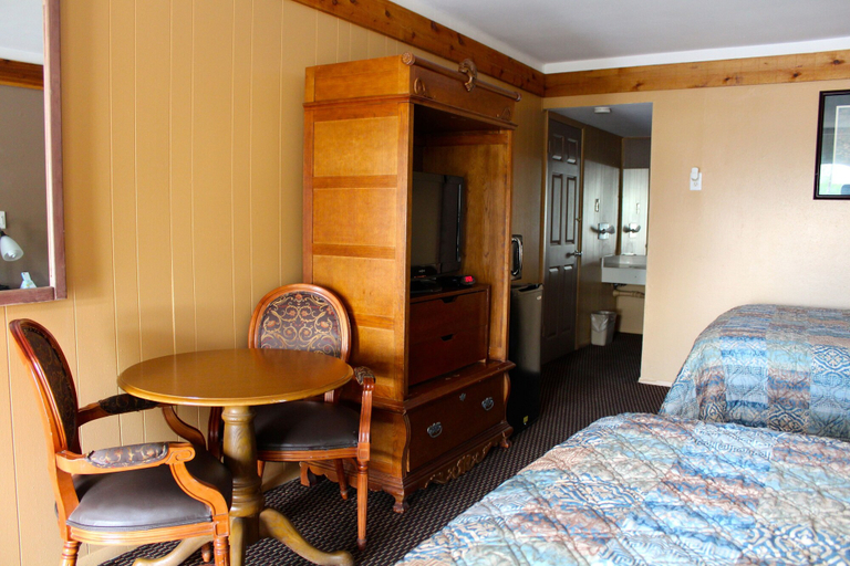 Bedroom 3, Executive Inn and Suites, Goliad