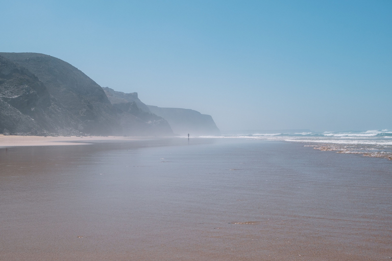 Beach 2, Beautiful 2-bed House in Lagoa Torrinha, Algarve, Lagoa