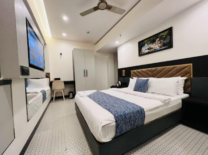 Bedroom 3, Rich Hotel, Mumbai Suburban