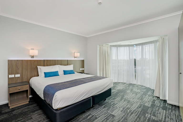 Bedroom 3, Cairns Sheridan Hotel, Cairns