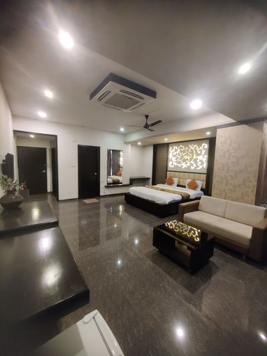 Others 5, Hotel Restandview, Anand