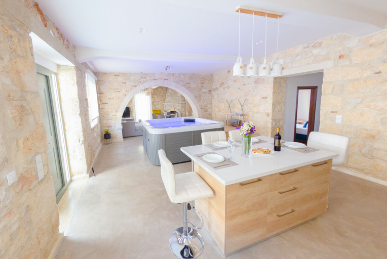 Bathroom 2, Villa Nuelle, Crete